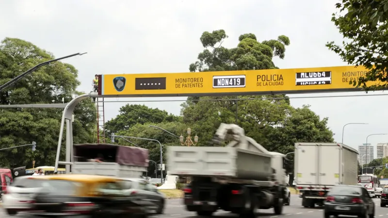 La Policía lo persiguió durante ochenta cuadras y terminó con el auto dentro de una zanja