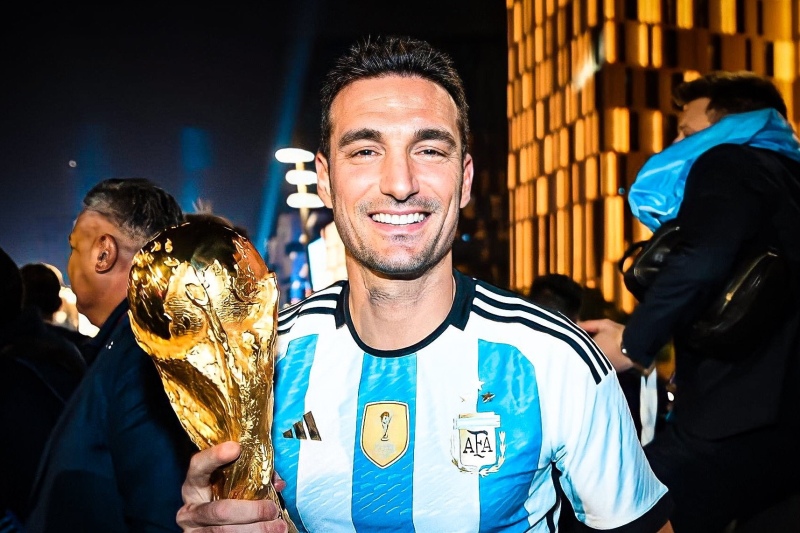 Lionel Scaloni donó al Museo de la FIFA su planteo táctico de la final de Qatar