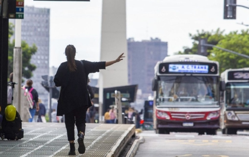 Paro general: ¿Qué líneas de colectivo seguirán funcionando luego de las 19?