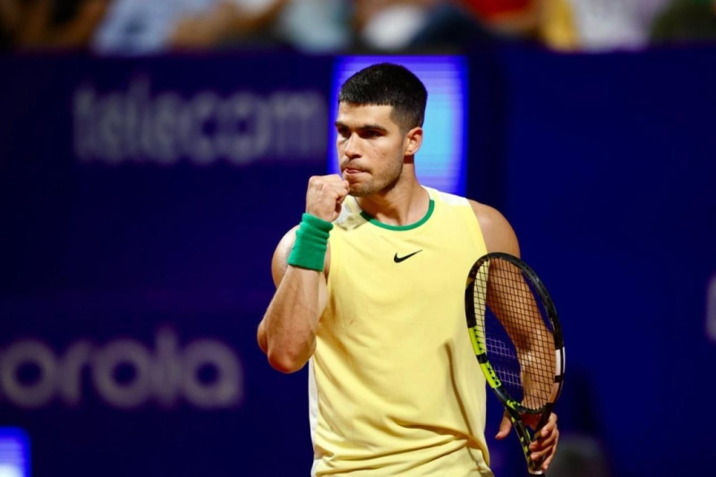 Carlos Alcaraz debutó y ganó en el Argentina Open y está entre los mejores ocho