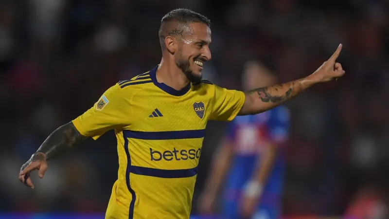 El palo de Benedetto a Almirón: “Hacía rato que no teníamos un técnico que conviva con el equipo”