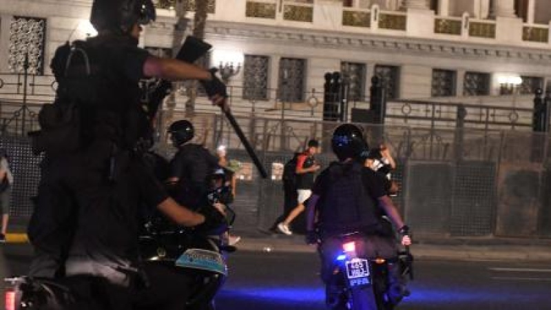 Confirmaron 13 detenidos por los incidentes en Plaza Congreso