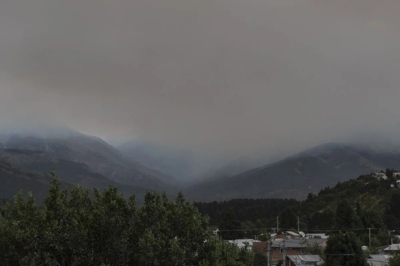 Nuevo incendio en la Patagonia: fuego en el Parque Nacional Nahuel Huapi