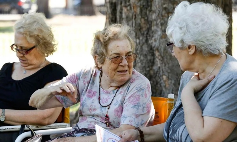 Proponen aumentar las penas para quienes estafen a adultos mayores