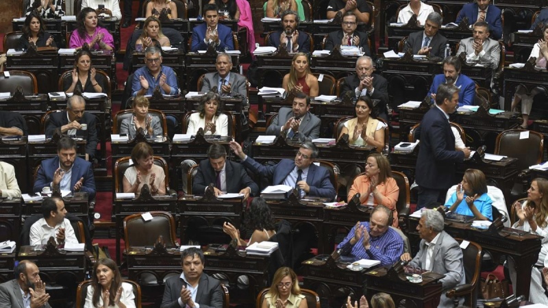 Ley Ómnibus: Diputados pasó a un cuarto intermedio hasta hoy a las 12