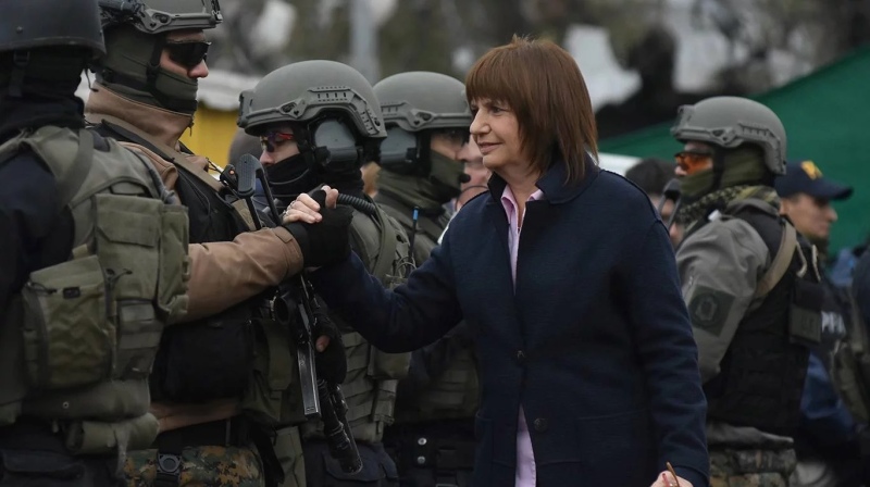 Patricia Bullrich, tras los incidentes frente al Congreso: “Si se cansan y no van más, para nosotros mucho mejor“