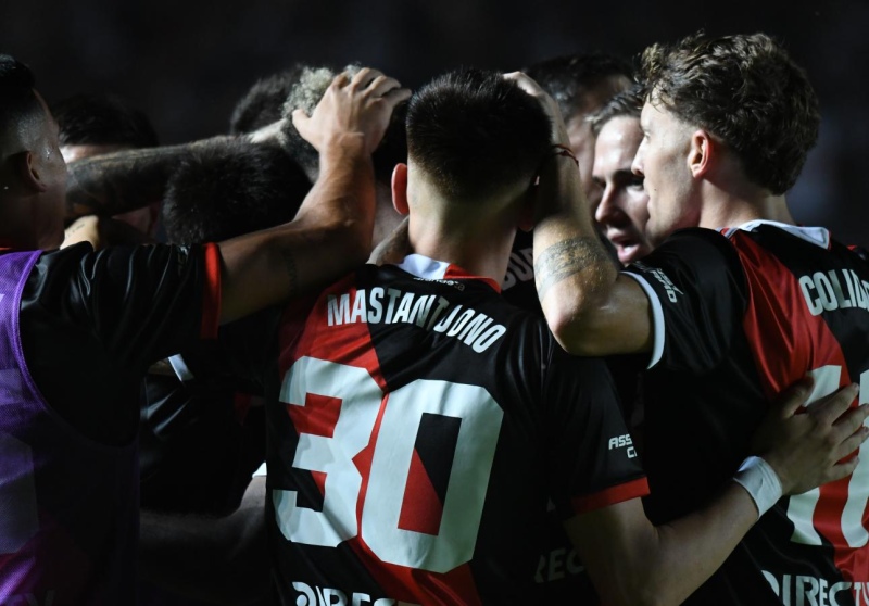 River Plate goleó 3-0 a Excursionistas y avanzó en la Copa Argentina