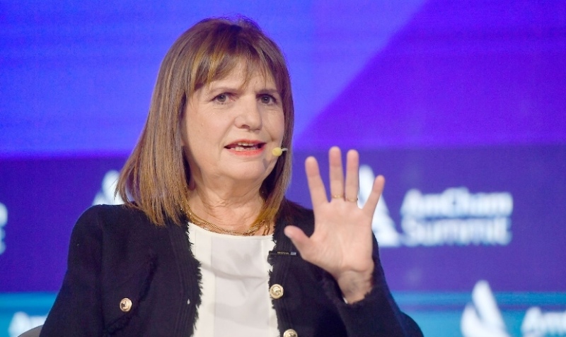 Bullrich apuntó contra las organizaciones sociales por denuncias de extorsión y redes de trata