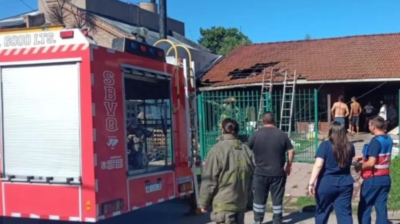 Quemaron un maple de huevos para combatir a los mosquitos: se les prendió fuego la casa