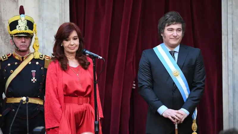 Cristina Kirchner le respondió a Milei: “¿Qué hacía a esa hora amenazando por redes?”