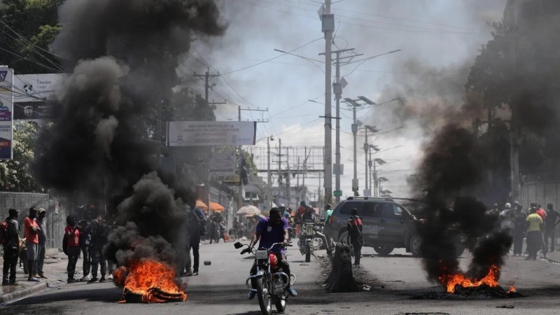 Haití: Asalto coordinado de pandillas contra edificios gubernamentales