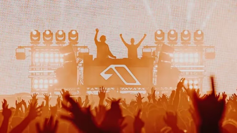 Lollapalooza 2024: Above & Beyond tuvo un inesperado accidente con la consola en pleno show