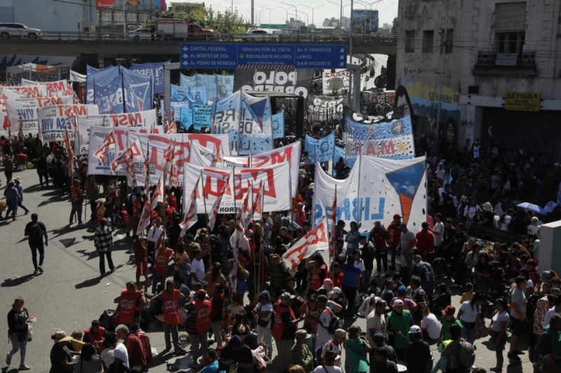 Movimientos sociales convocan a un paro para este lunes