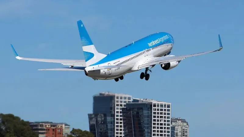 Maduro prohibió que los aviones de Aerolíneas Argentinas vuelen sobre Venezuela