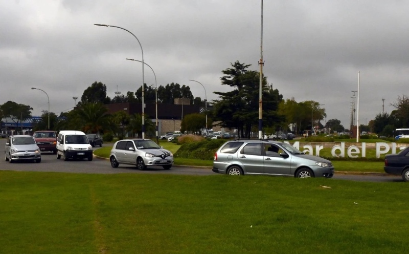 Masivo ingreso de autos a Mar del Plata por el fin de semana extra largo