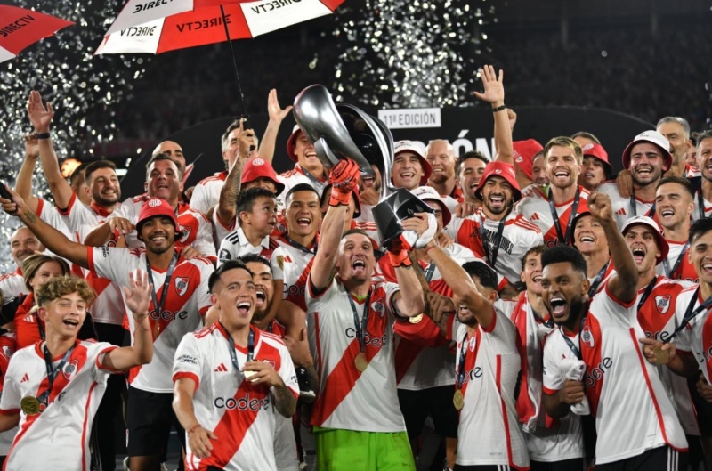 River le ganó 2-1 a Estudiantes y se consagró campeón de la Supercopa Argentina