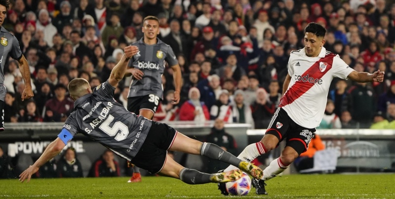 River y Estudiantes se enfrentan por el primer título del año: la Supercopa Argentina