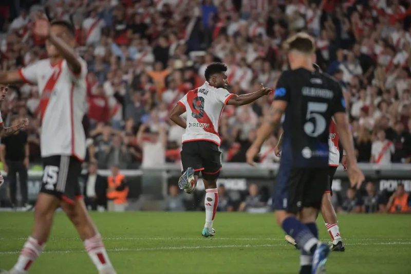 River le ganó 2-0 a Independiente Rivadavia y es el único invicto de la Copa de la Liga