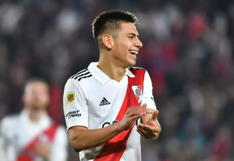 Si Echeverri es titular contra Boca, River cobrará 500 mil euros: por qué