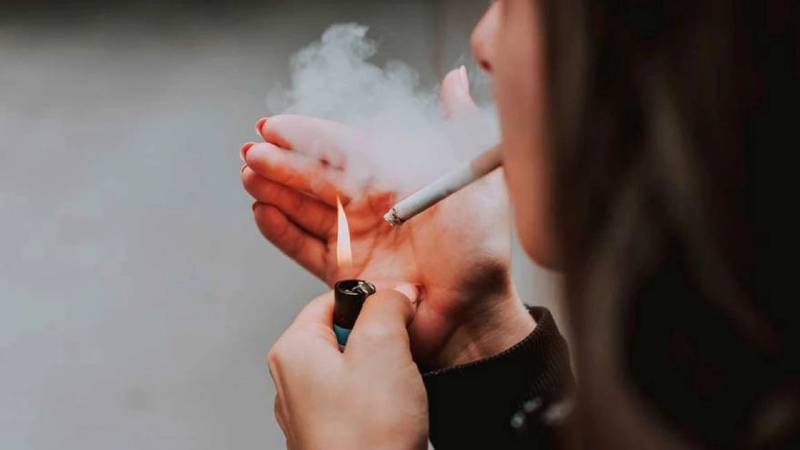 Tremendo: Reino Unido le prohíbe el tabaco a cualquier nacido después de 2008