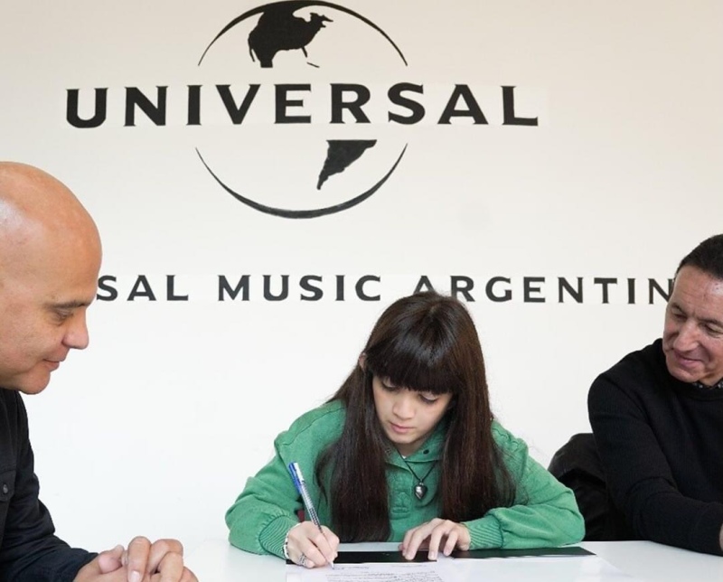 More con Flow firmó contrato con Universal Music