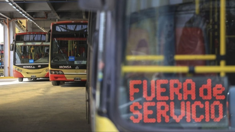 Hay paro de colectivos en la Ciudad y el Conurbano: qué líneas pararán y cuáles no