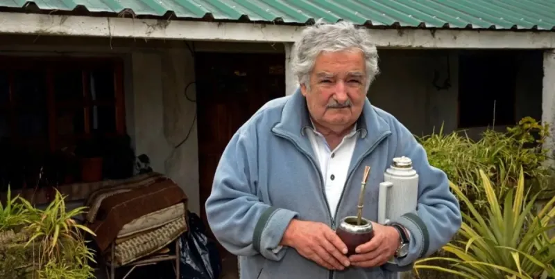 El ex presidente uruguayo José Mujica anunció que tiene un tumor en el esófago