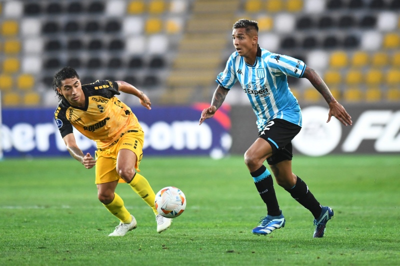 Racing le ganó 2-1 a Coquimbo y lidera su grupo con puntaje ideal