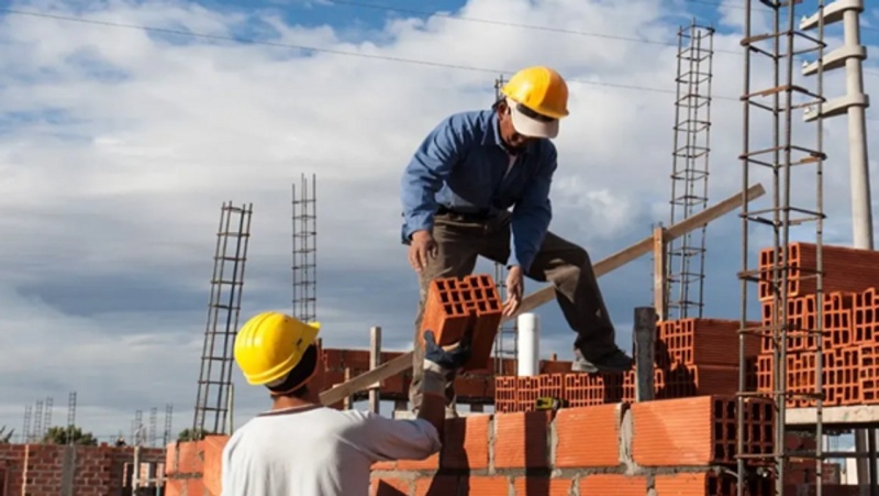 Crisis en la construcción: ventas de materiales caen un 33% en abril