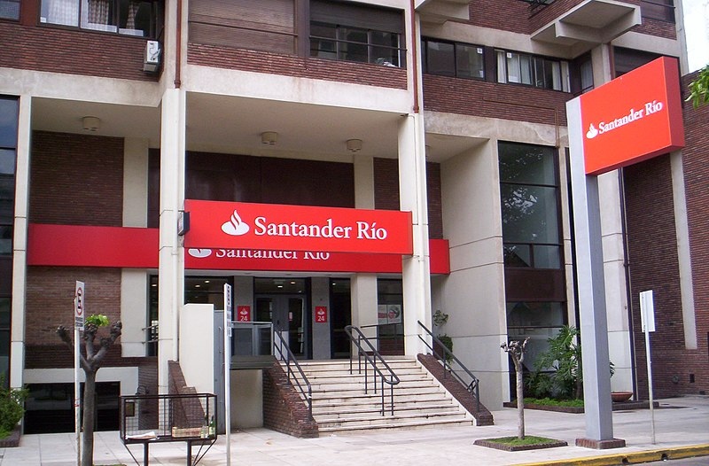 Préstamos para la vivienda: Santander lanzó su crédito hipotecario UVA a 20 años de plazo