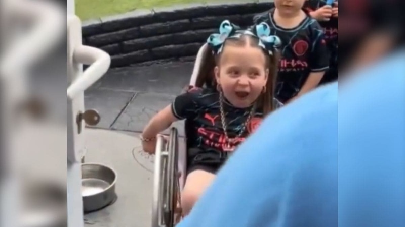 Video: el tremendo gesto del Manchester City con una pequeña hincha