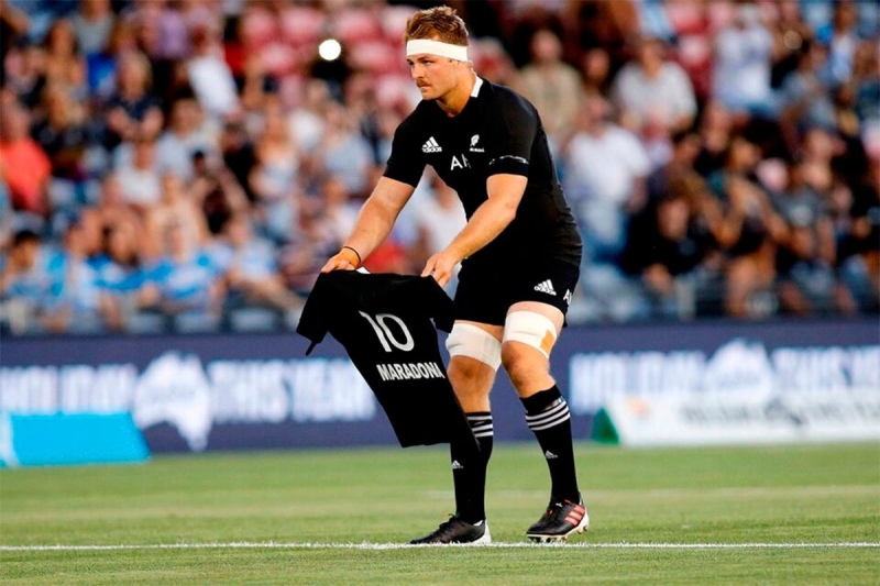 La leyenda de los All Blacks, Sam Cane, se retira