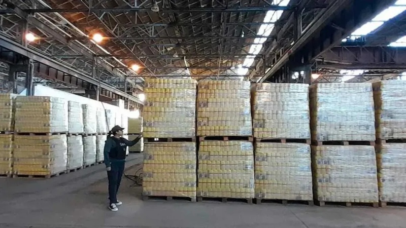 Escándalo por los alimentos no repartidos: mañana comienza la distribución