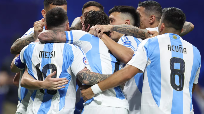 Argentina le ganó 2-0 a Canadá en la Copa América