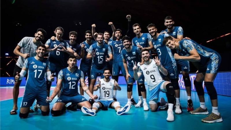 El vóley argentino busca consolidarse en la VNL ante Francia