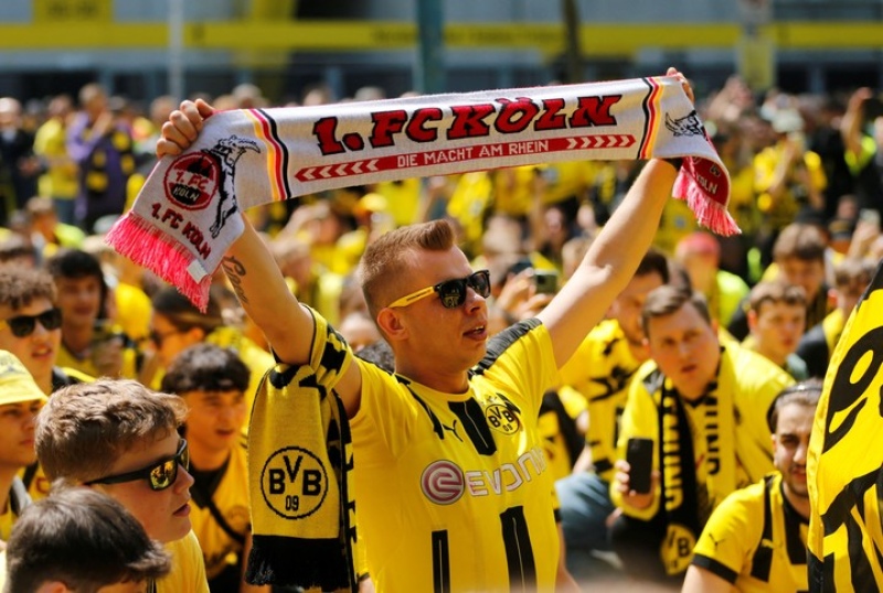 Los hinchas del Borussia Dortmund copan Londres