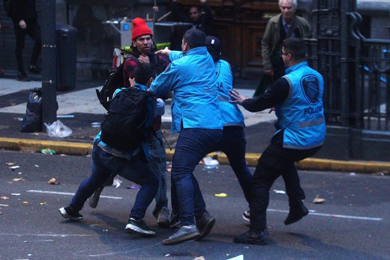 Los detenidos en el Congreso fueron trasladados a penales federales