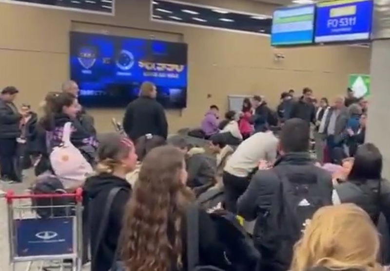 Paro sorpresivo de maleteros en Aeroparque causa caos y malestar entre pasajeros