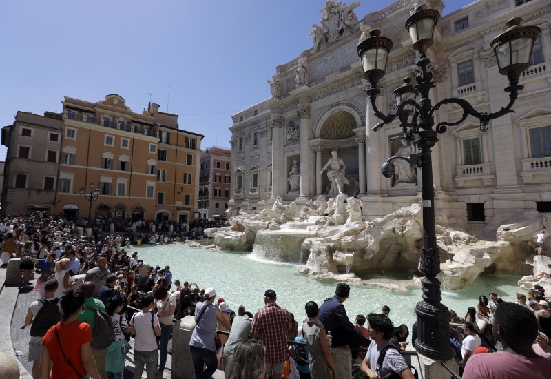 Consideran cobrar para entrar a la Fontana di Trevi en Roma