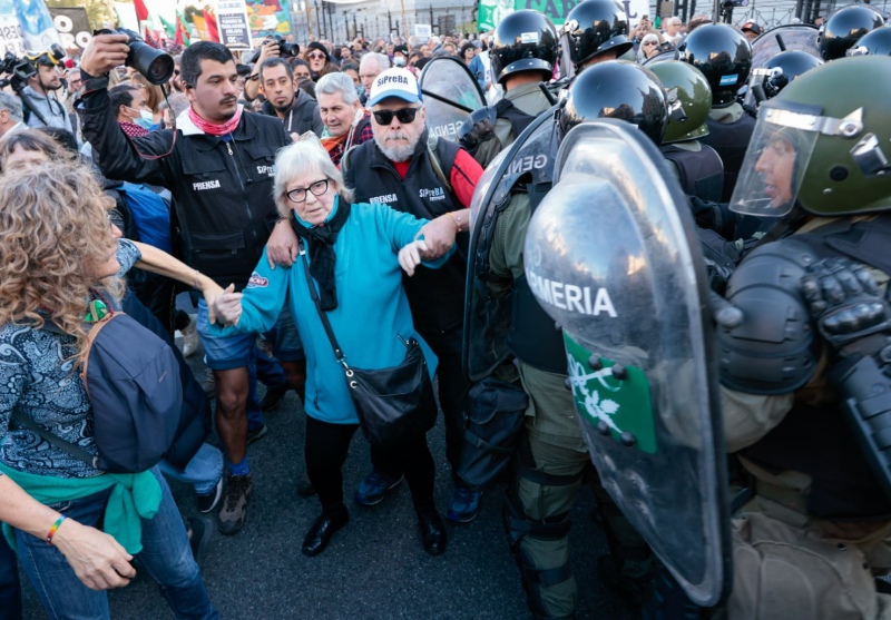 Diputados intentarán revivir la ley de jubilaciones vetada