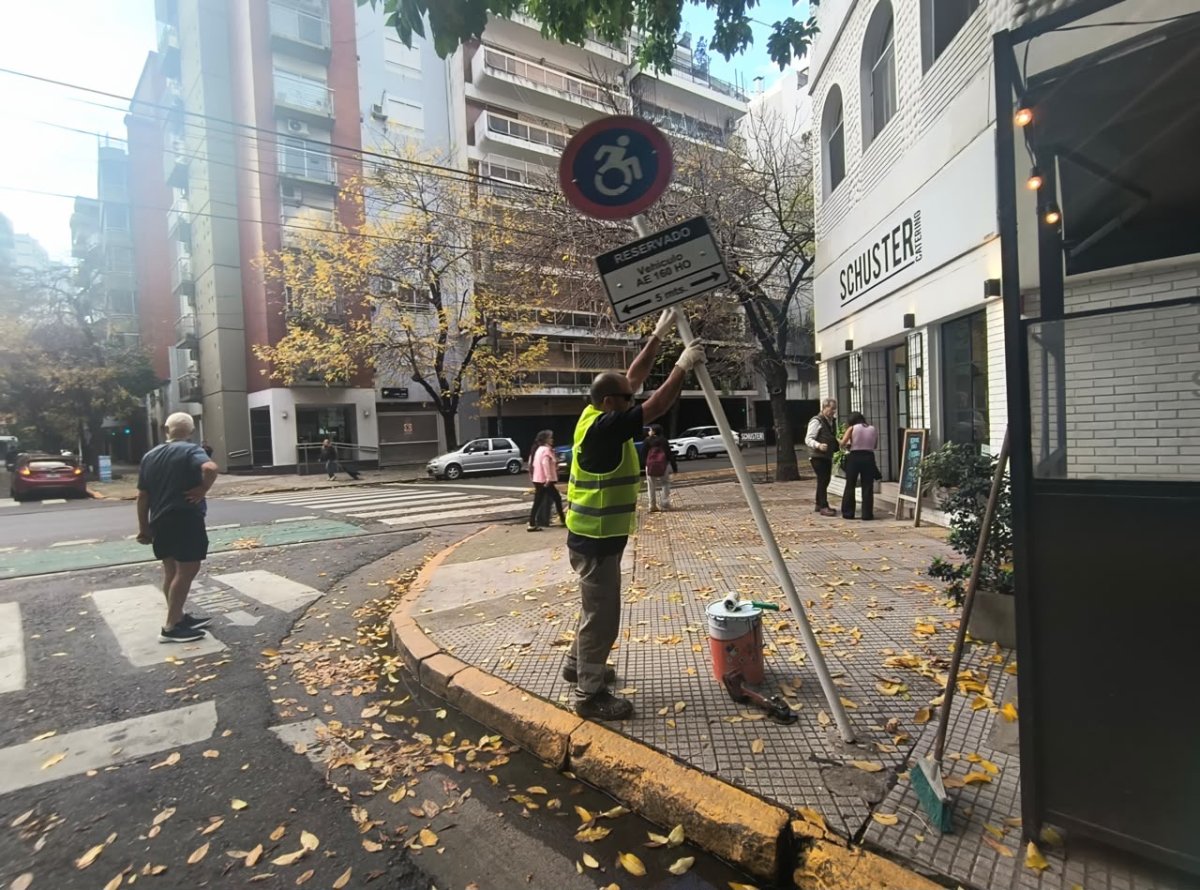 La Ciudad levantó casi 500 estacionamientos truchos para personas con discapacidad: encontraron cuatro en una misma cuadra