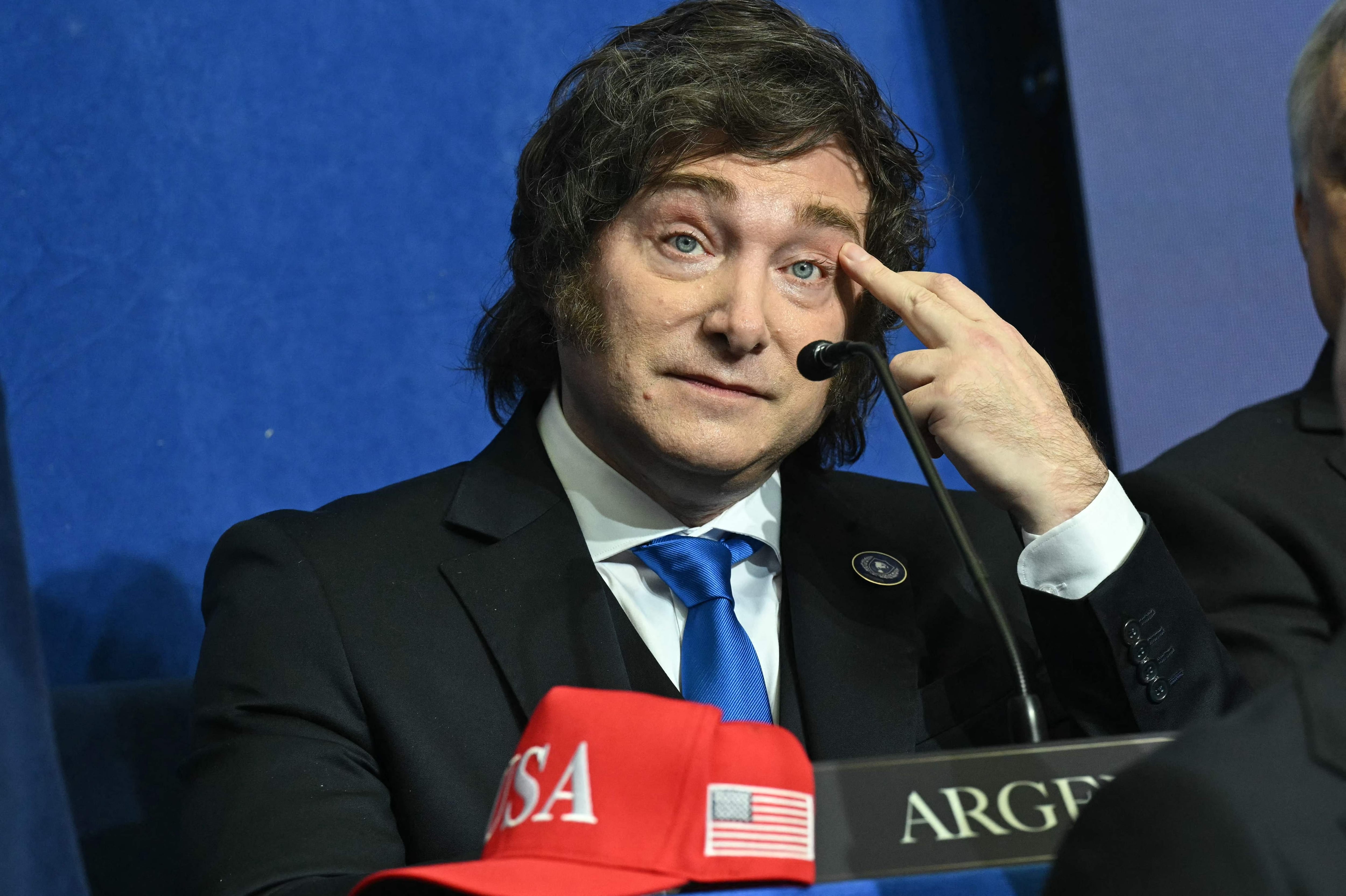 Milei apuntó contra tres empresarios y los acusó de dejar “en evidencia un sistema corrupto que hundió a los argentinos”