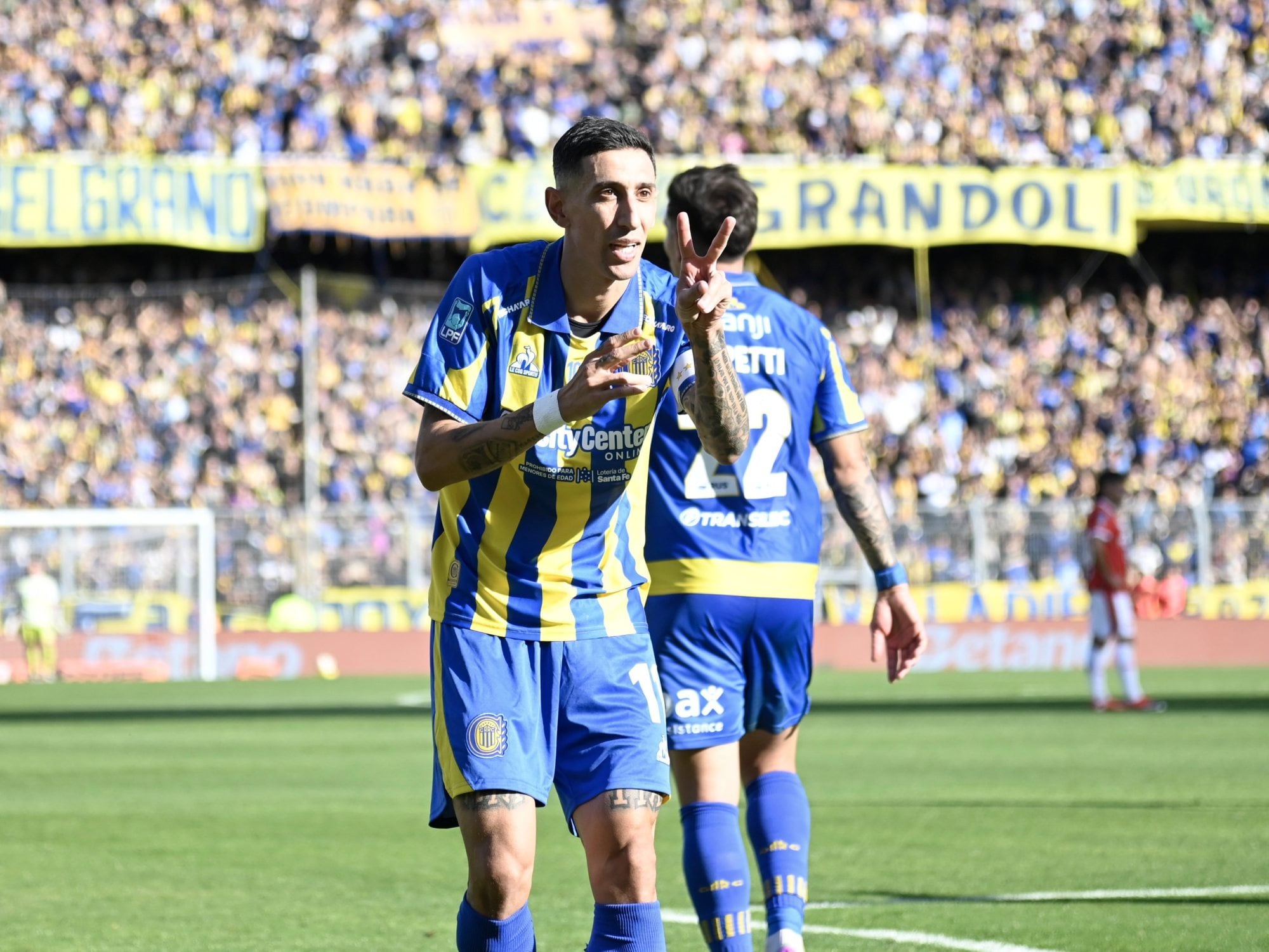 Ángel Di María brilla y lleva a Rosario a la victoria