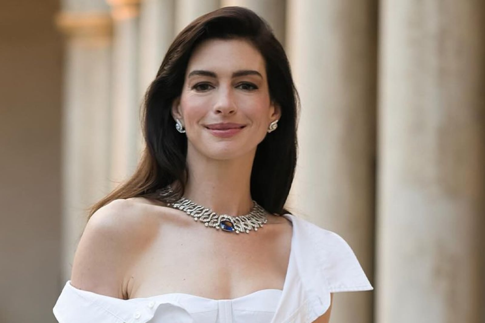Anne Hathaway anunció que espera su tercer hijo