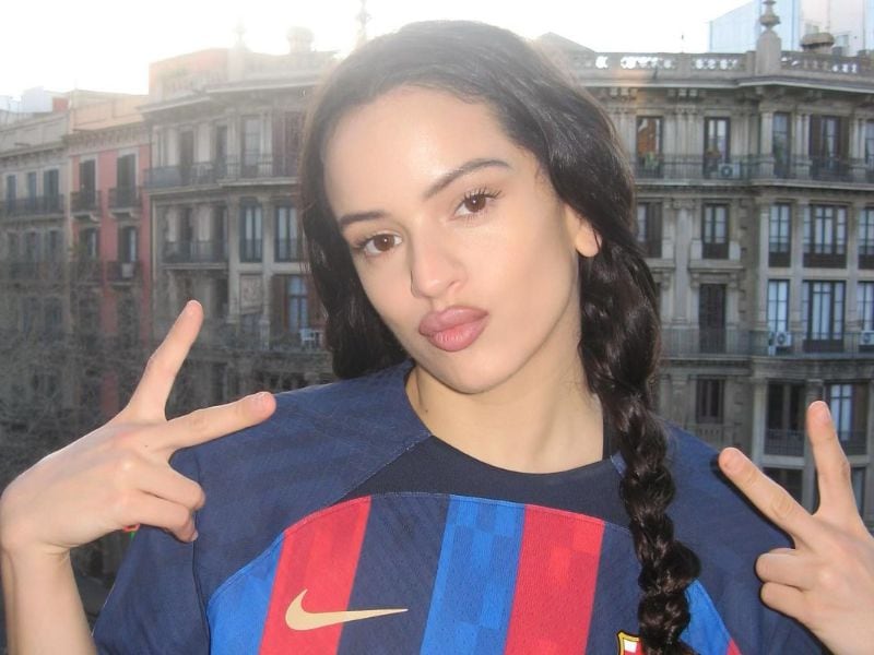 Rosalía pide disculpas por su posteo polémico