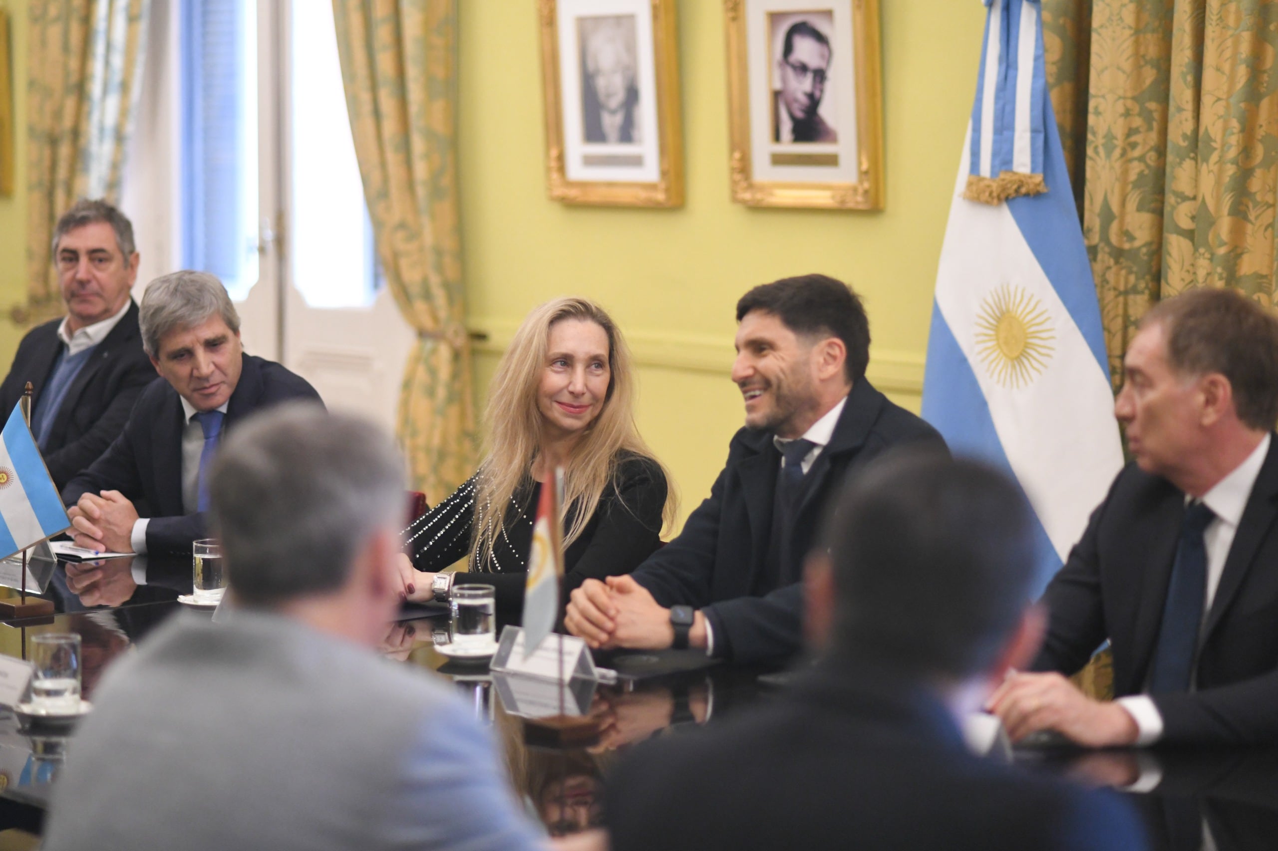 Gobierno invita a gobernadores a participar en cruciales decisiones políticas