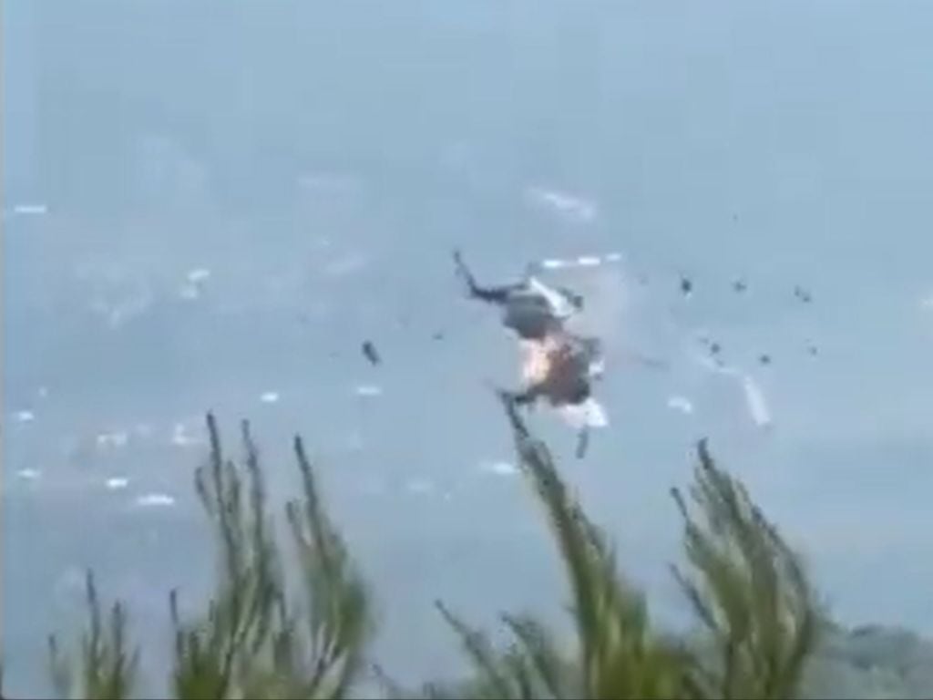 Choque de dos helicópteros en medio de incendios en Grecia