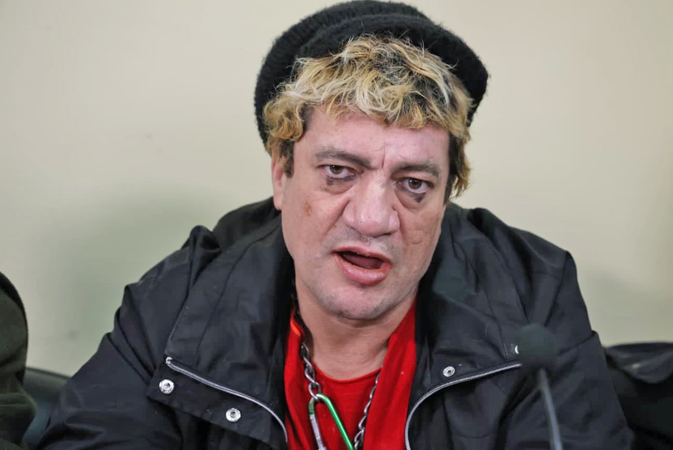 Pity Álvarez protagonizó un accidente en una estación de servicio