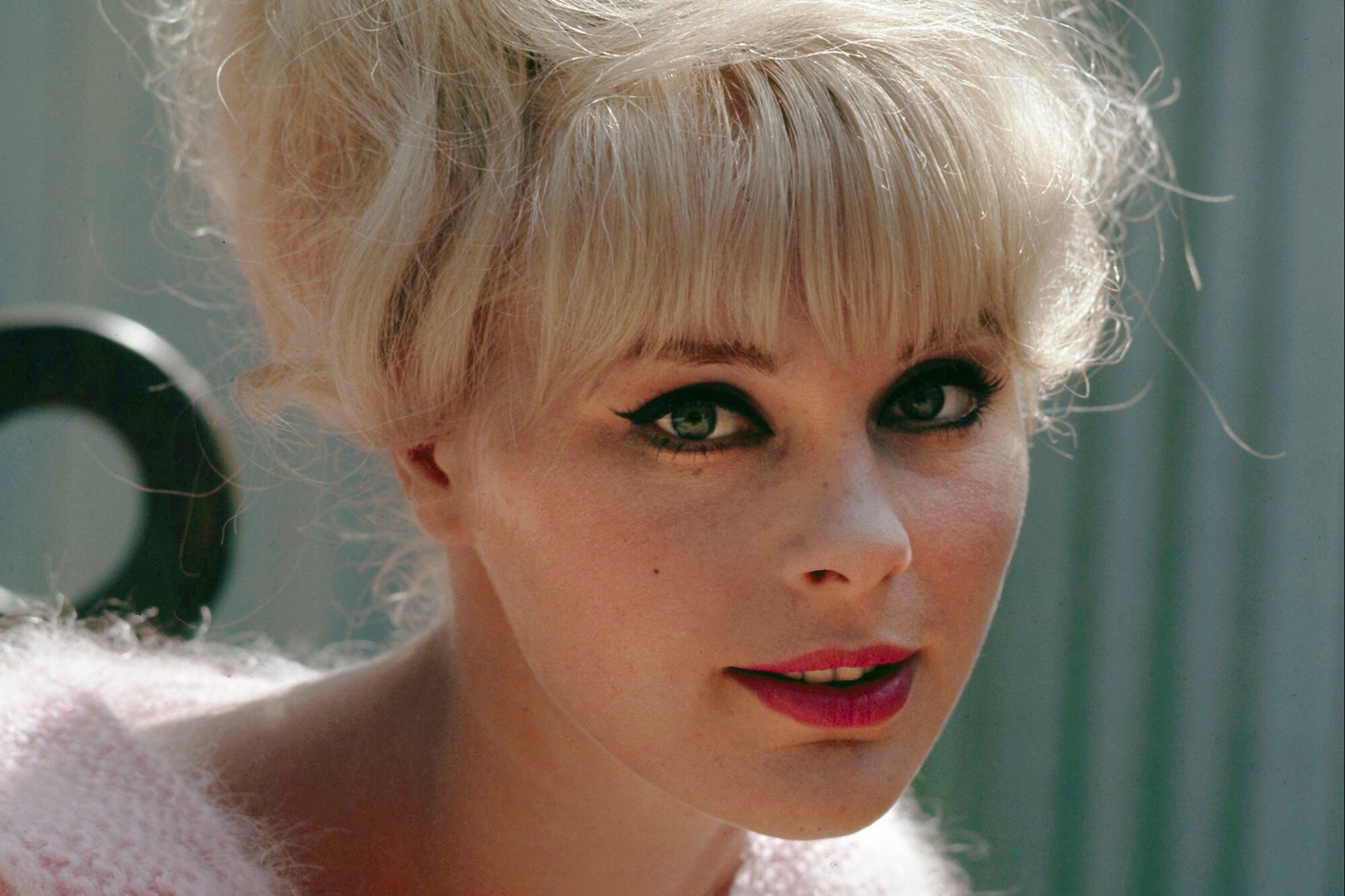 Falleció Elke Sommer, ícono de belleza de los 60 en el cine europeo